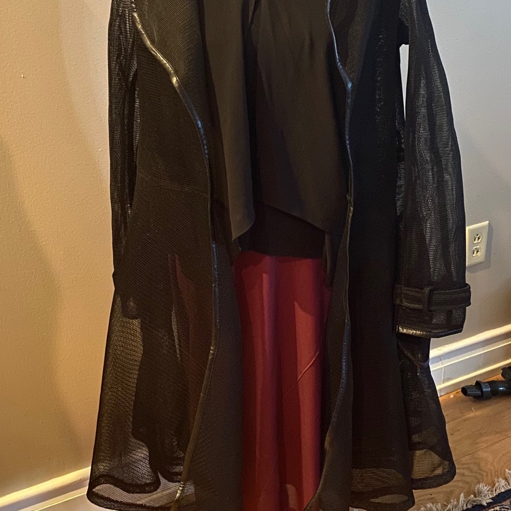 Dresses - Picture 9 of 10